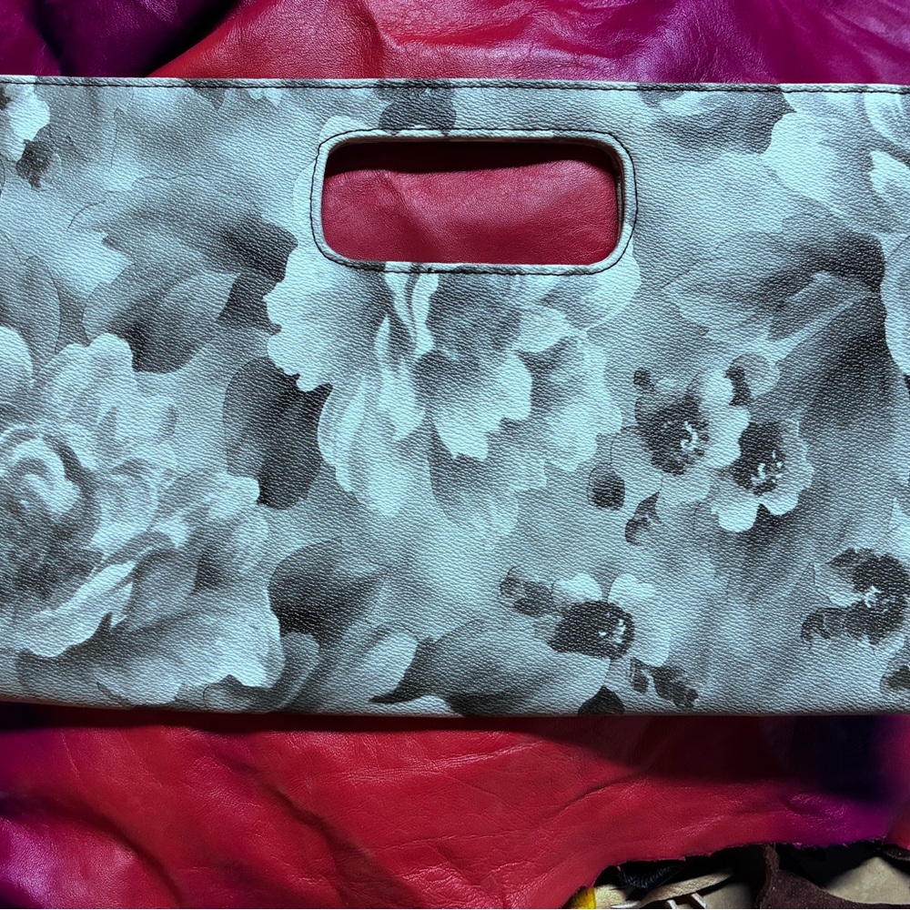 Chic Floral Gray Wristlet Clutch